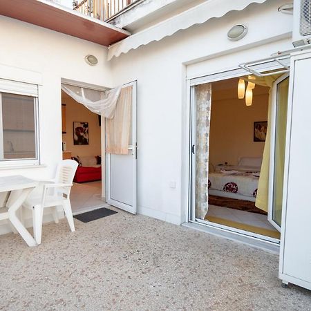Attica Train Station 1 Bedroom 4 Pers Apartment أثينا المظهر الخارجي الصورة