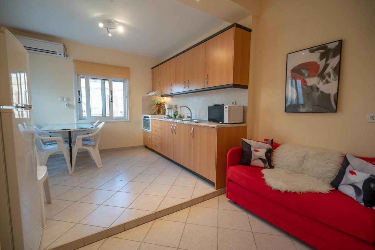 Attica Train Station 1 Bedroom 4 Pers Apartment أثينا المظهر الخارجي الصورة