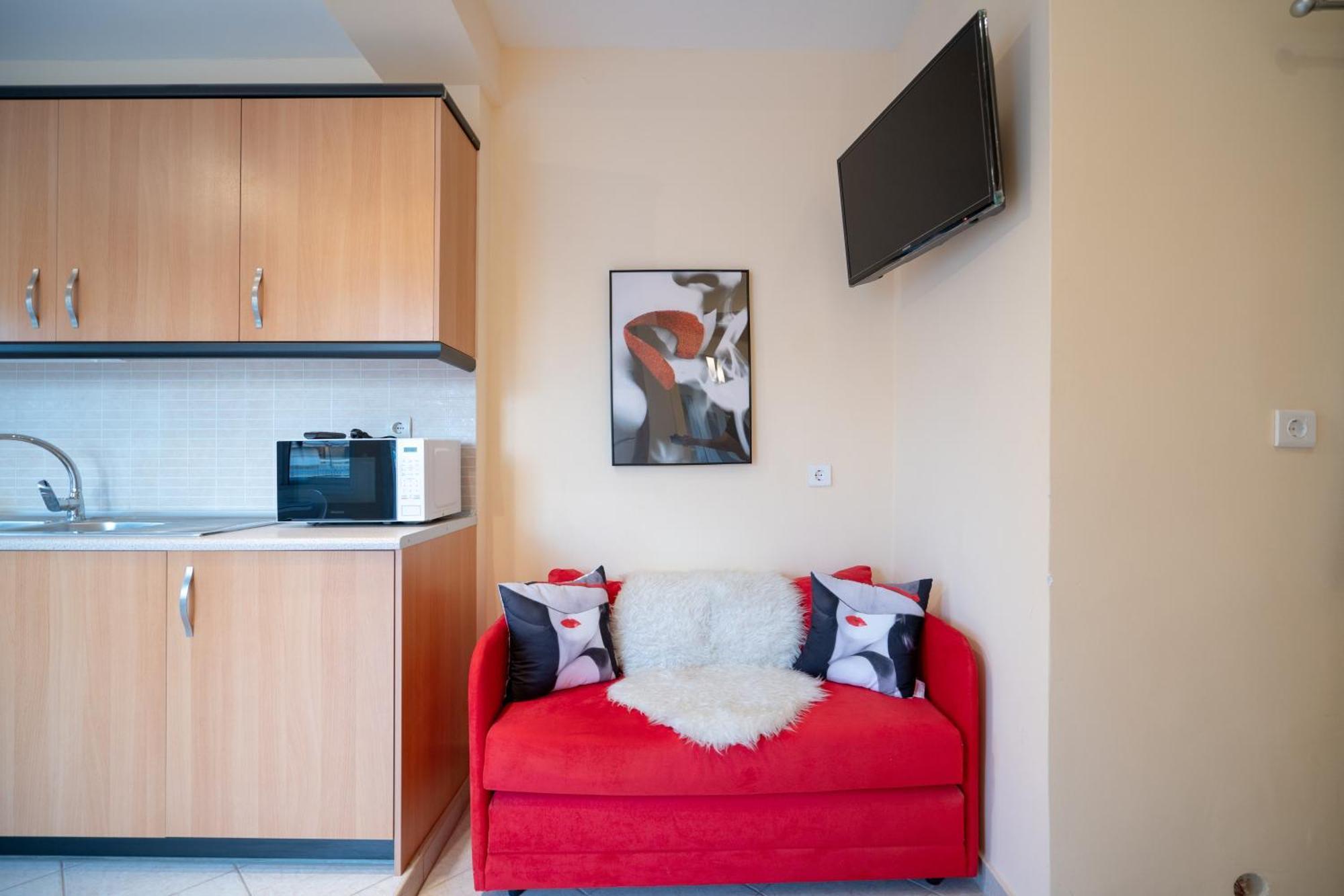 Attica Train Station 1 Bedroom 4 Pers Apartment أثينا المظهر الخارجي الصورة