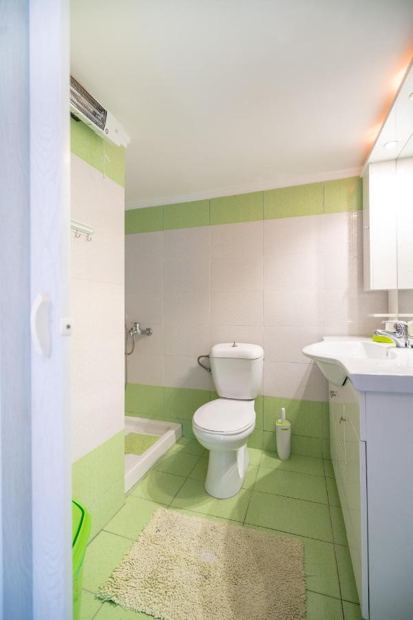 Attica Train Station 1 Bedroom 4 Pers Apartment أثينا المظهر الخارجي الصورة