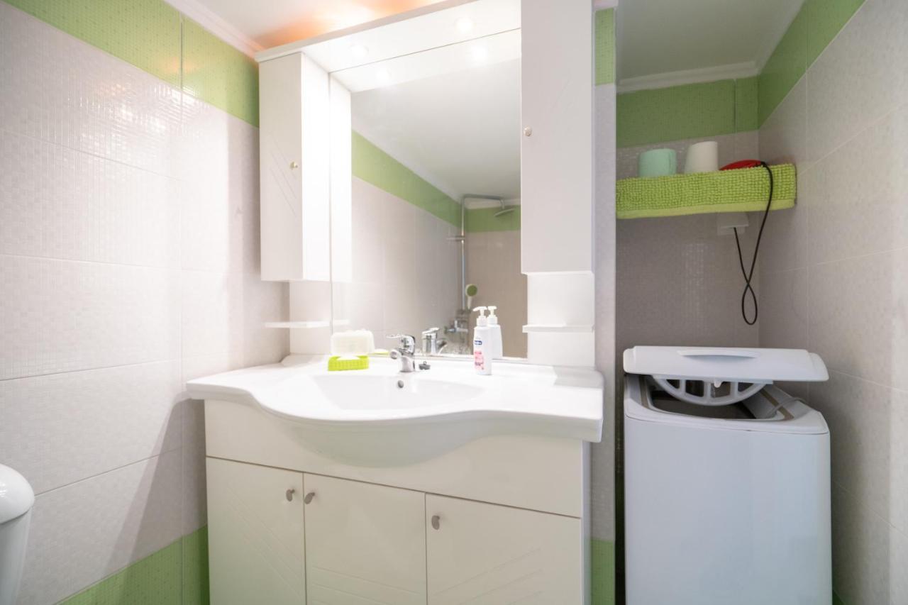 Attica Train Station 1 Bedroom 4 Pers Apartment أثينا المظهر الخارجي الصورة